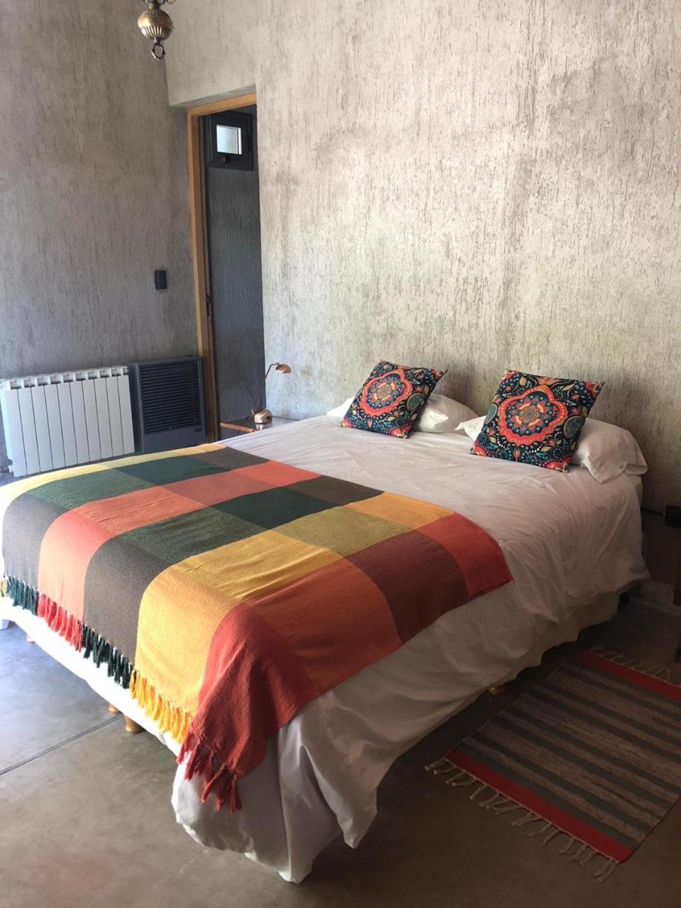Casa Los Cerezos en Chacras de Coria Exterior foto